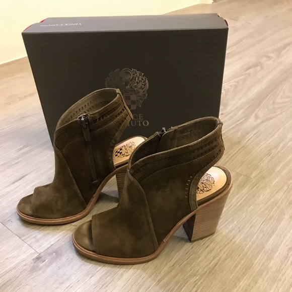 poshmark vince camuto